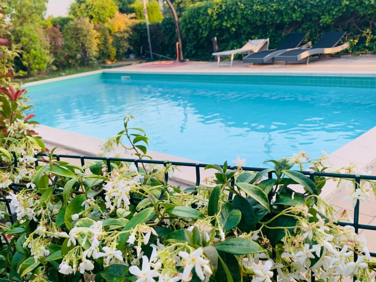 Charming Attic Apartment With Balcony & Swimming Pool Desenzano del Garda Kültér fotó
