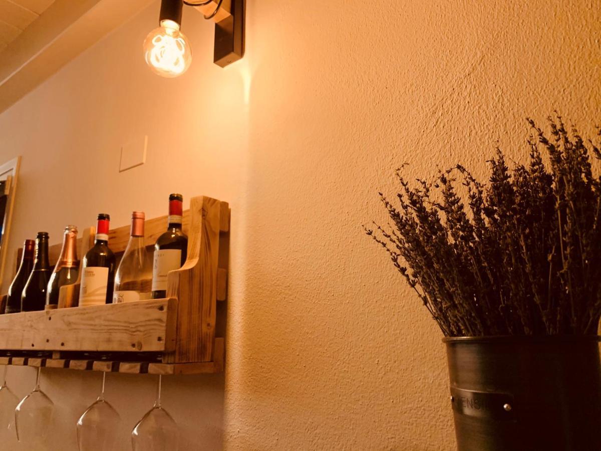 Charming Attic Apartment With Balcony & Swimming Pool Desenzano del Garda Kültér fotó
