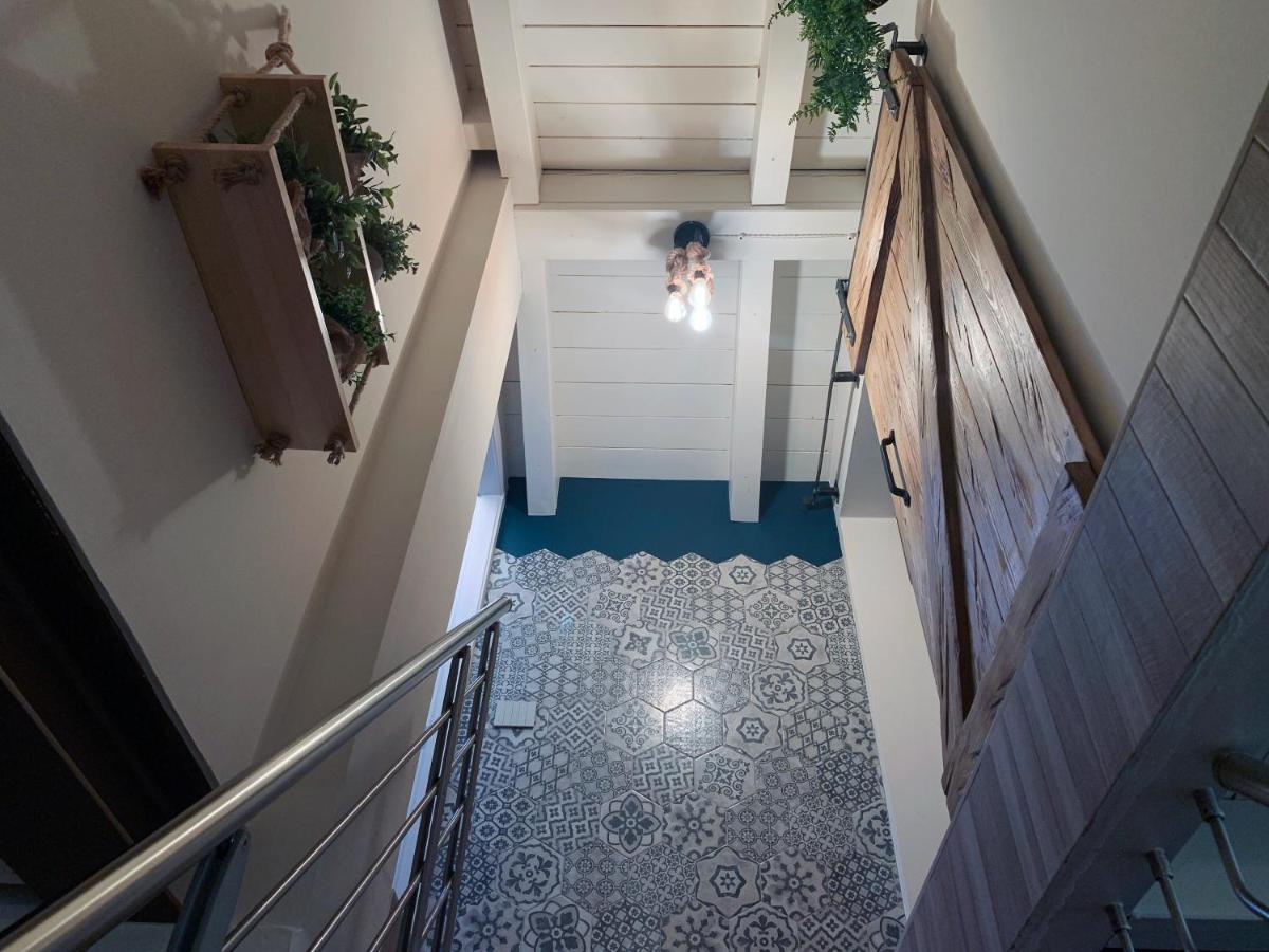 Charming Attic Apartment With Balcony & Swimming Pool Desenzano del Garda Kültér fotó