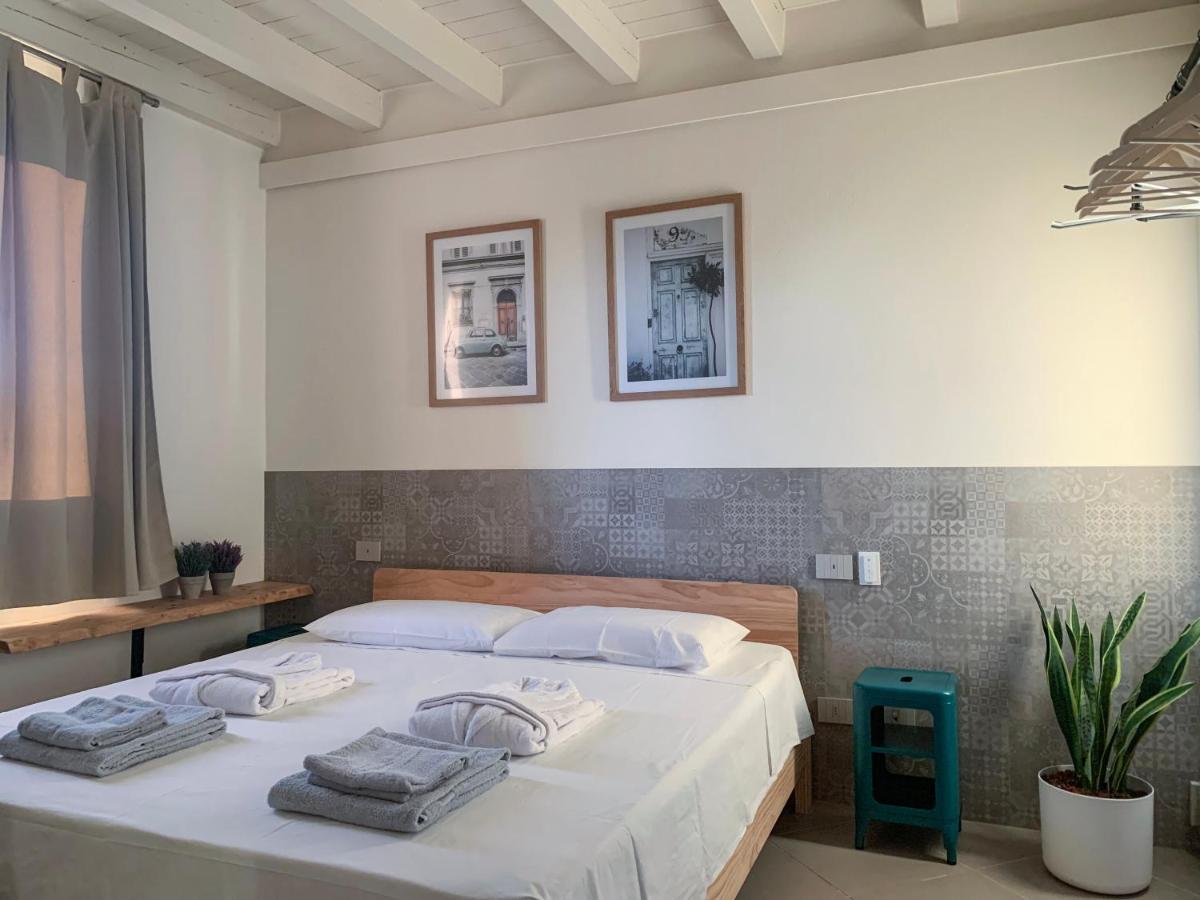 Charming Attic Apartment With Balcony & Swimming Pool Desenzano del Garda Kültér fotó